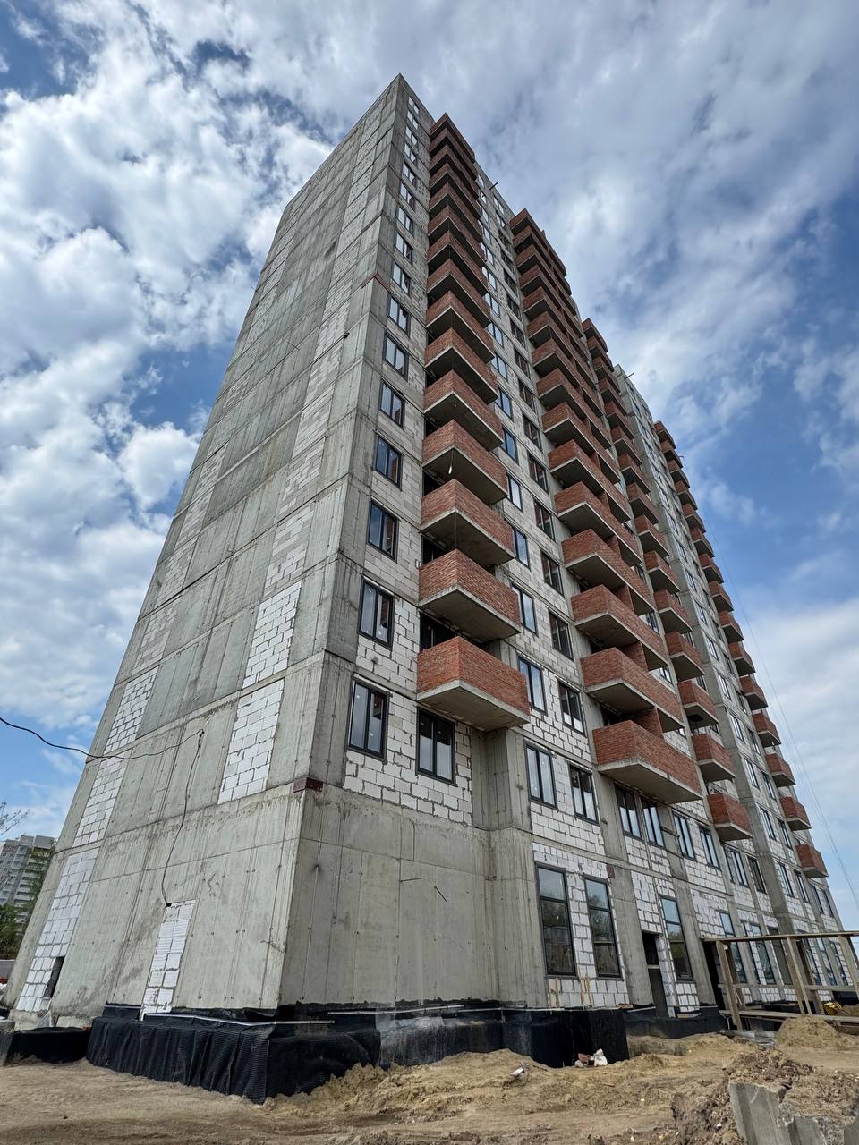 Многоквартирный 5-ти секционный 17-ти этажный жилой дом №1, по адресу: Московская область, г. Лосино-Петровский, в границах улиц: Горького, Гоголя, Чехова, Строителей, 2026 г.